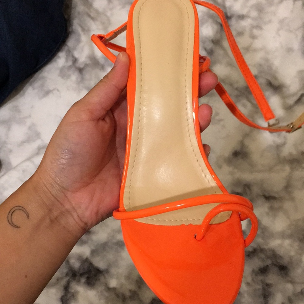 Neon orange heels - Picture 3 of 4